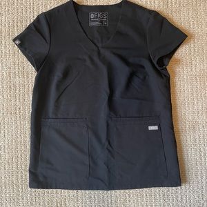 Figs Casma 3-Pocket Scrub Top in Black